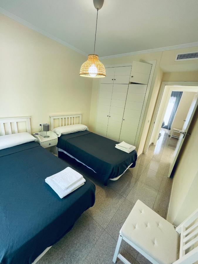 Apartamento 4 Personas, Amplias Terrazas Y 2Oo Mt De La Playa Denia Luaran gambar